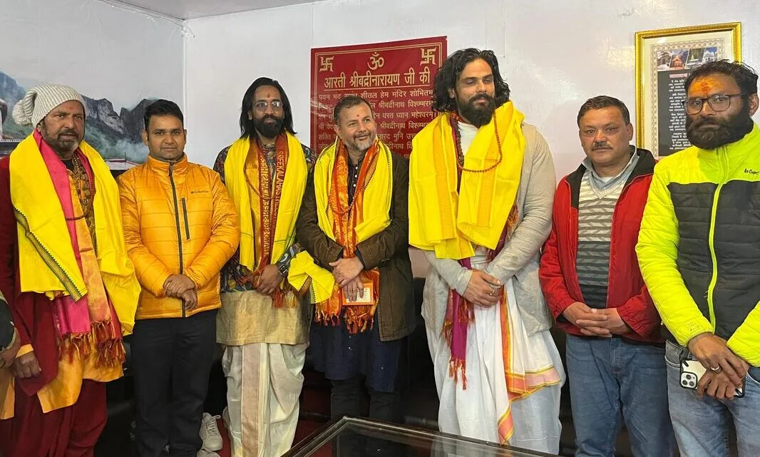 श्री बदरीनाथ धाम पहुंची दक्षिण से फिल्म और राजनीतिक हस्तियां
