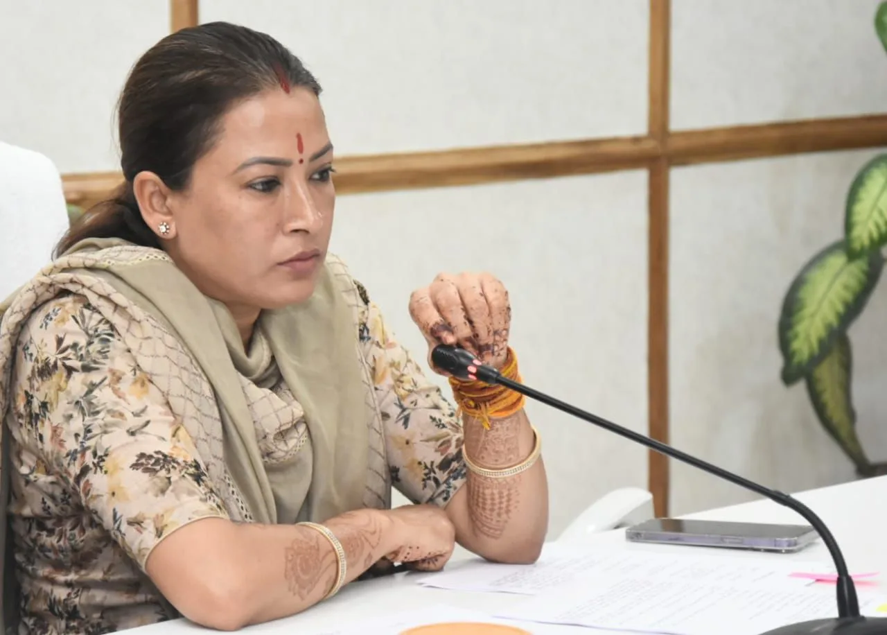 खेल मंत्री रेखा आर्य ने राष्ट्रीय खेलों की तैयारियों को लेकर सचिवालय में बैठक की