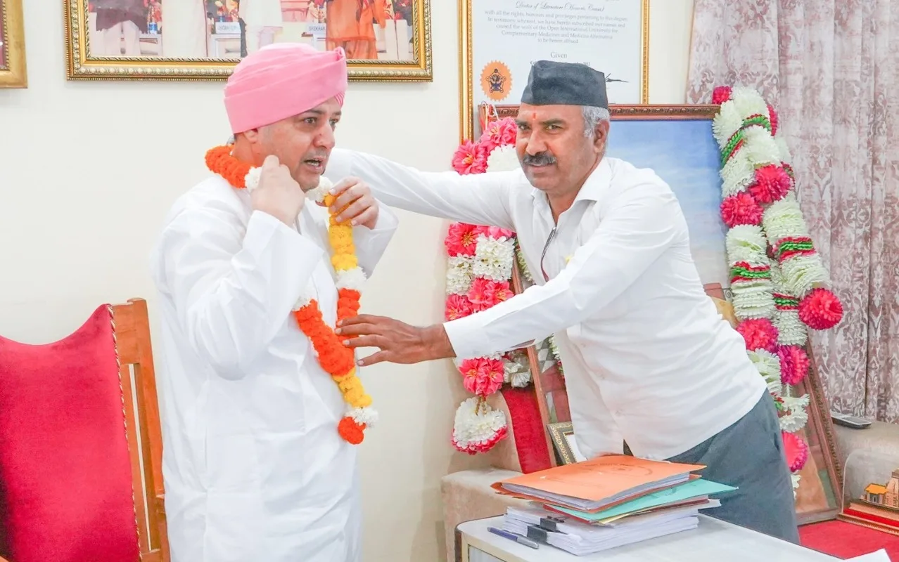 उत्तराखण्ड राज्य आन्दोलनकारी मंच के जिलाध्यक्ष ने श्री दरबार साहिब में टेका माथा