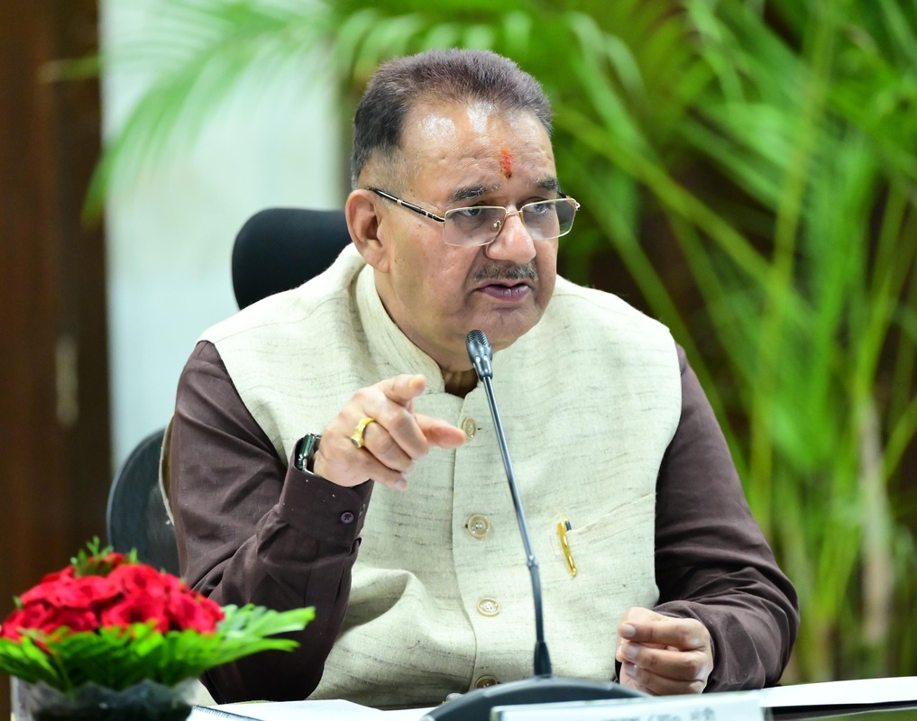 ग्राम्य विकास मंत्री ने दिए रिक्त पदों पर तेज़ी से नियुक्ति करने के निर्देश