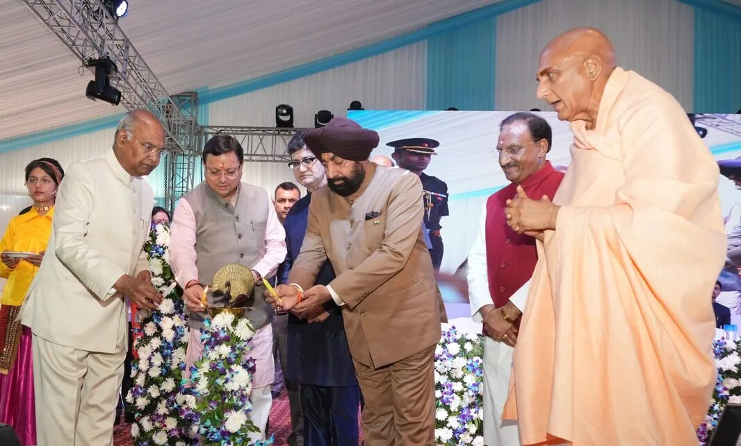 देहरादून में देश के पहले हिमालयी ‘‘लेखक गांव’’ का लोकार्पण