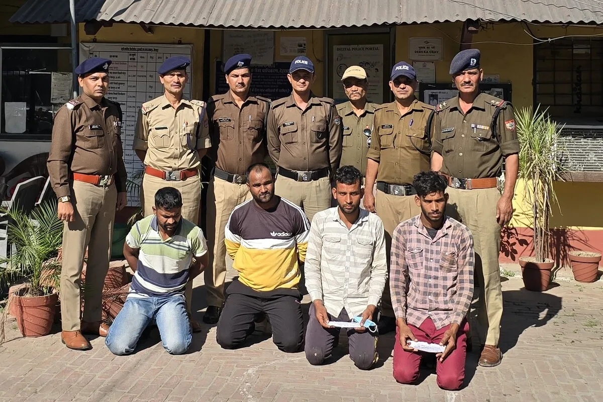 बुजुर्ग दम्पत्ति को बंधक बनाकर लूट का प्रयास करने वाले चार आरोपी गिरफ्तार