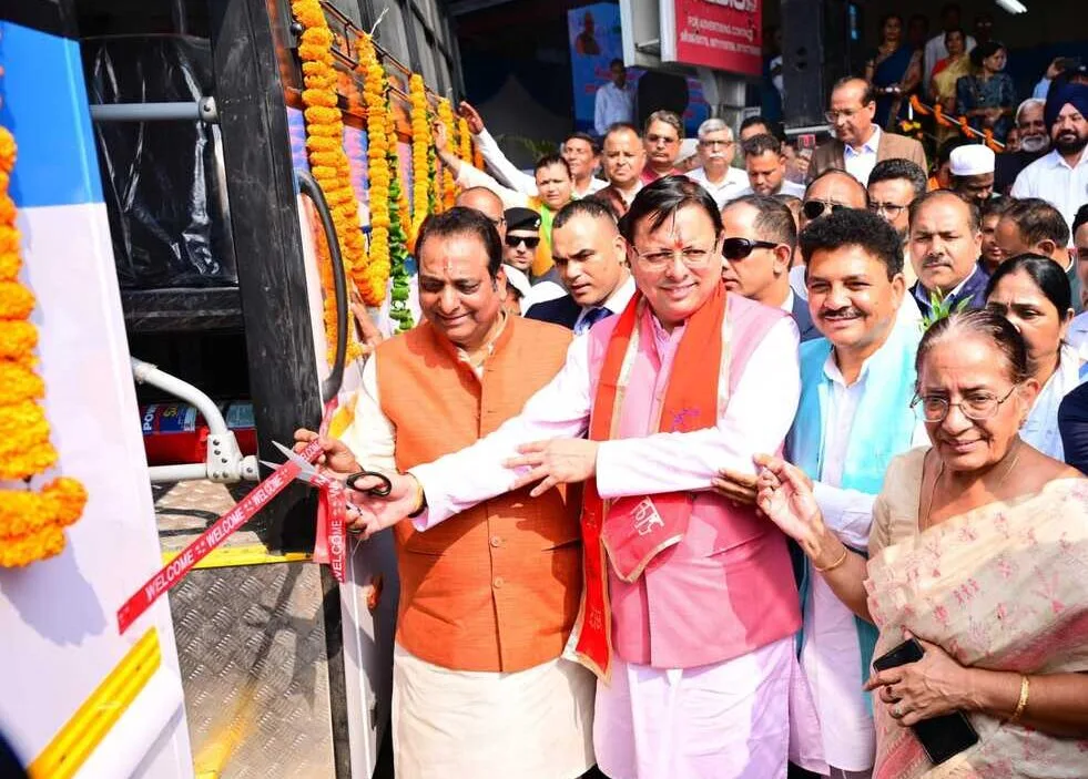 मुख्यमंत्री ने दीपावली पर्व पर प्रदेशवासियों को दी 130 नई बसों की सौगात