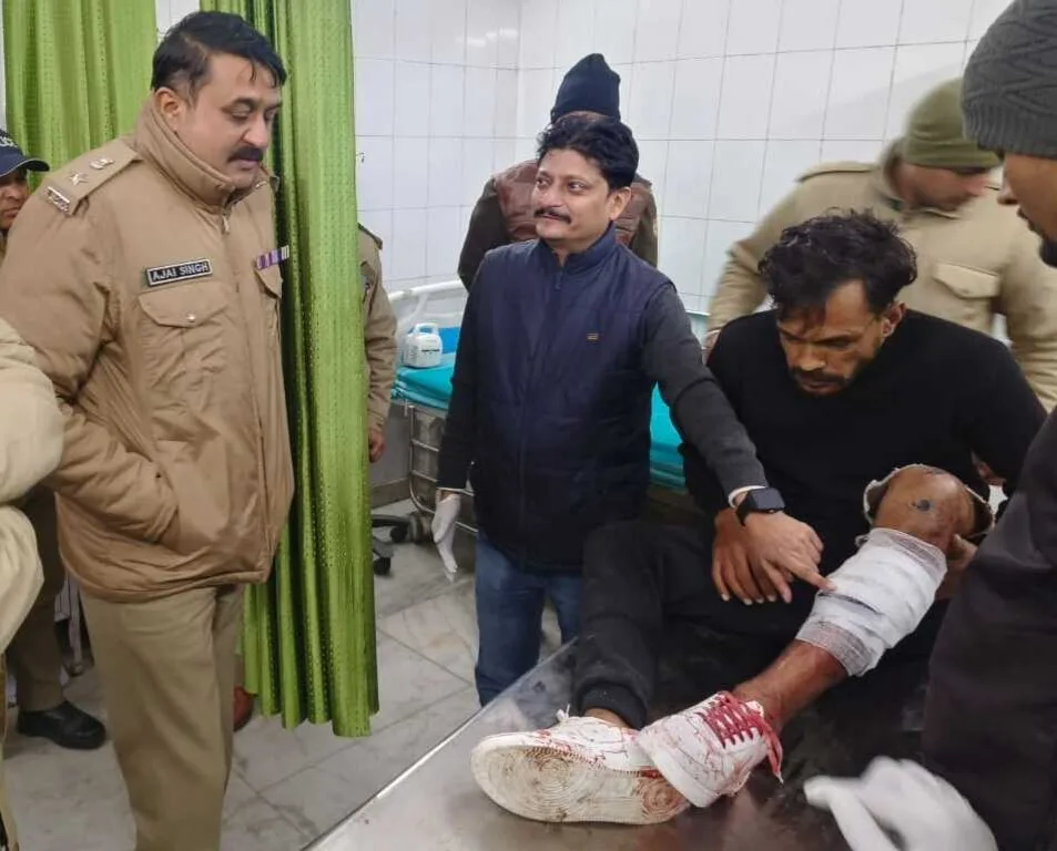 सेलाकुई में देर रात पुलिस और बदमाश के बीच मुठभेड़, बदमाश के पैर में लगी गोली