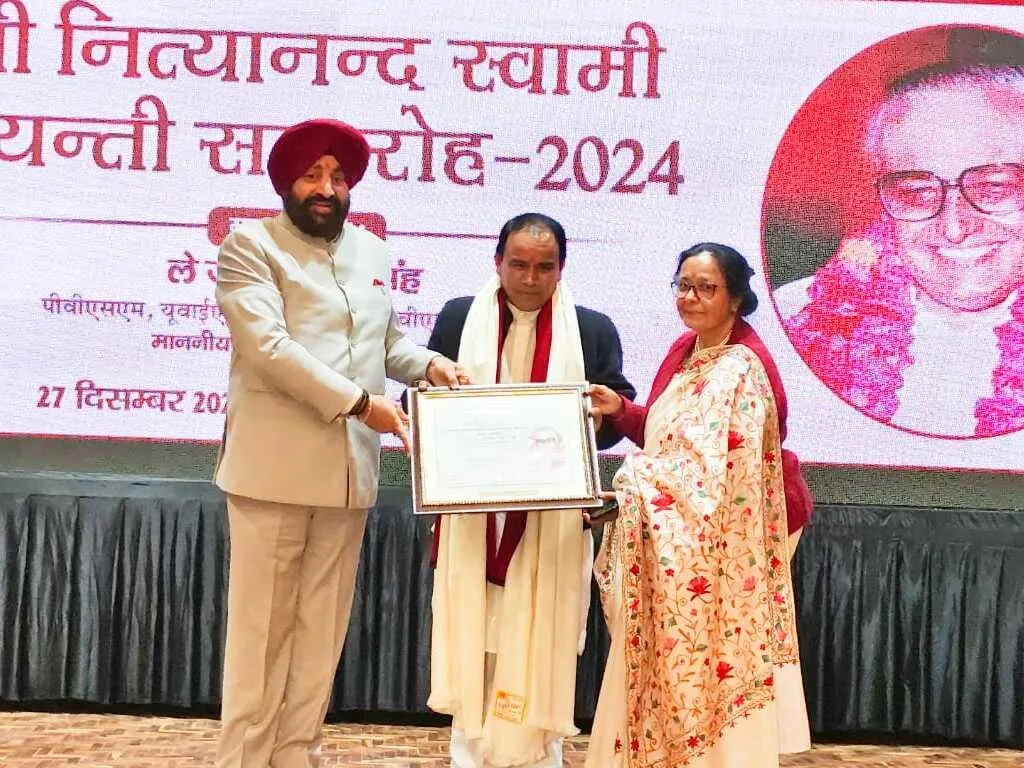 कैबिनेट मंत्री डॉ. धन सिंह रावत को “स्वच्छ राजनीतिज्ञ सम्मान”