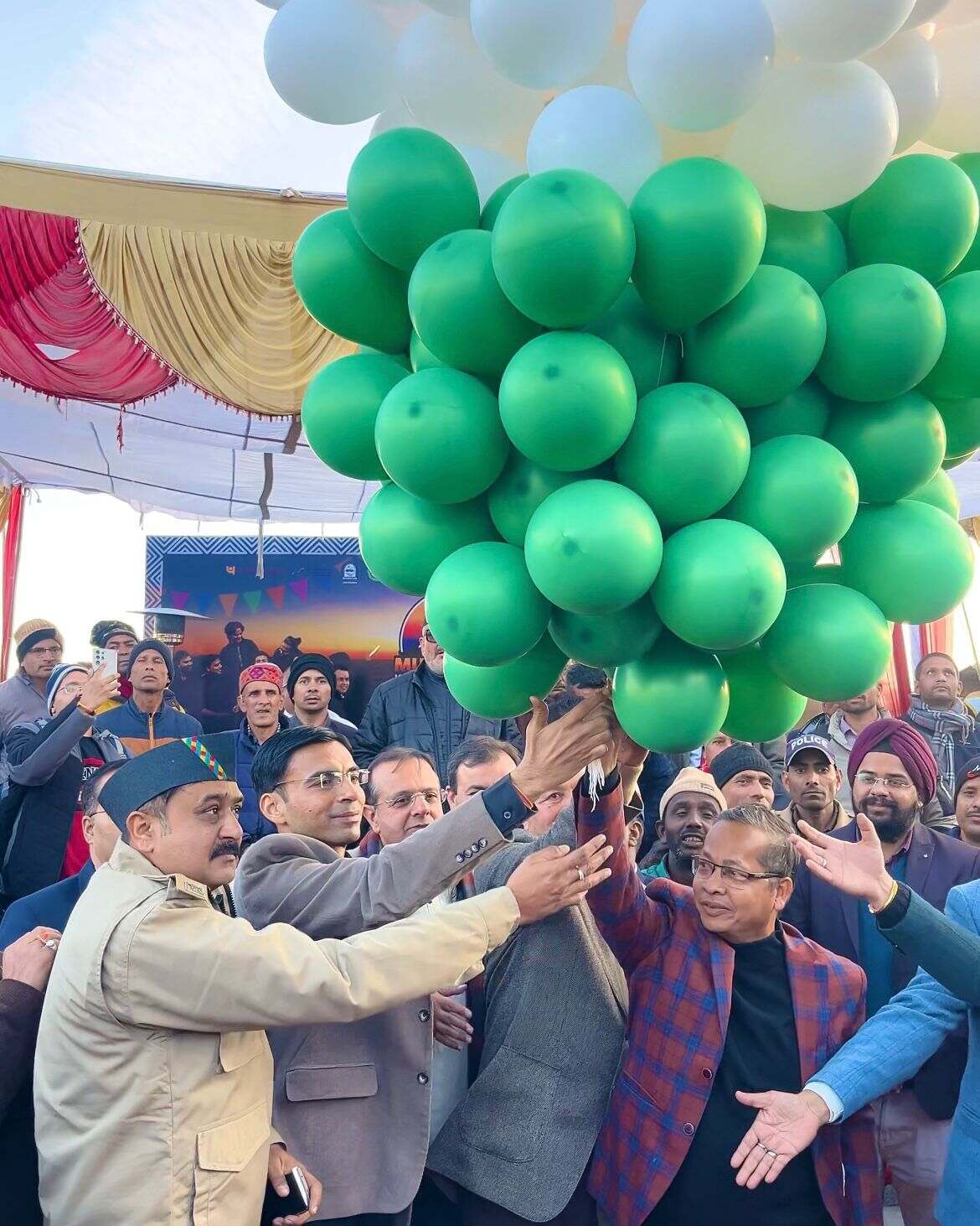 मसूरी विंटर लाइन कार्निवाल का रंगारंग शुभारंभ