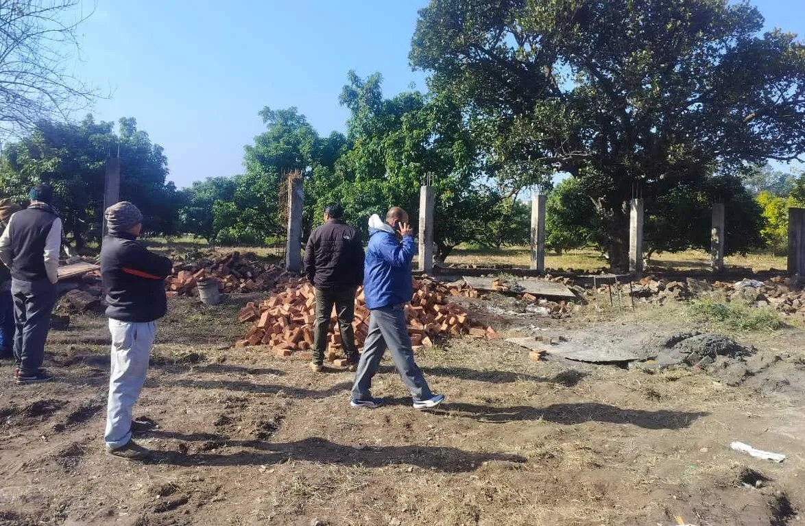 पूर्व डीजीपी पर एसजीआरआर इण्टर काॅलेज भोगपुर की जमीन कब्जाने का प्रयास का आरोप