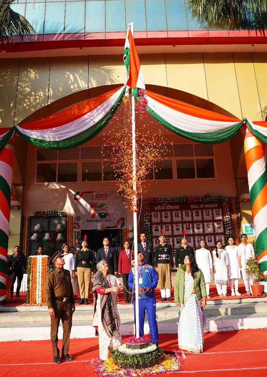 एसजीआरआरयू सहित एसजीआरआर के संस्थानों में गणतन्त्र दिवस की धूम