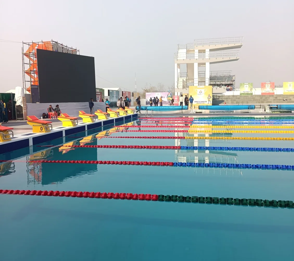 नेशनल रिकार्ड तोडने वाली धिनिधी को भाया स्विमिंग पूल