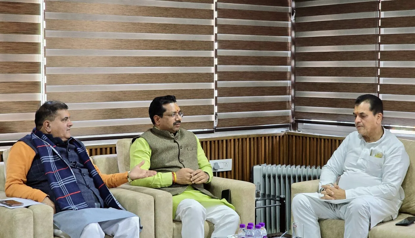 भाजपा प्रदेश अध्यक्ष महेंद्र भट्ट ने संसदीय कार्यमंत्री प्रेम चंद अग्रवाल को किया तलब