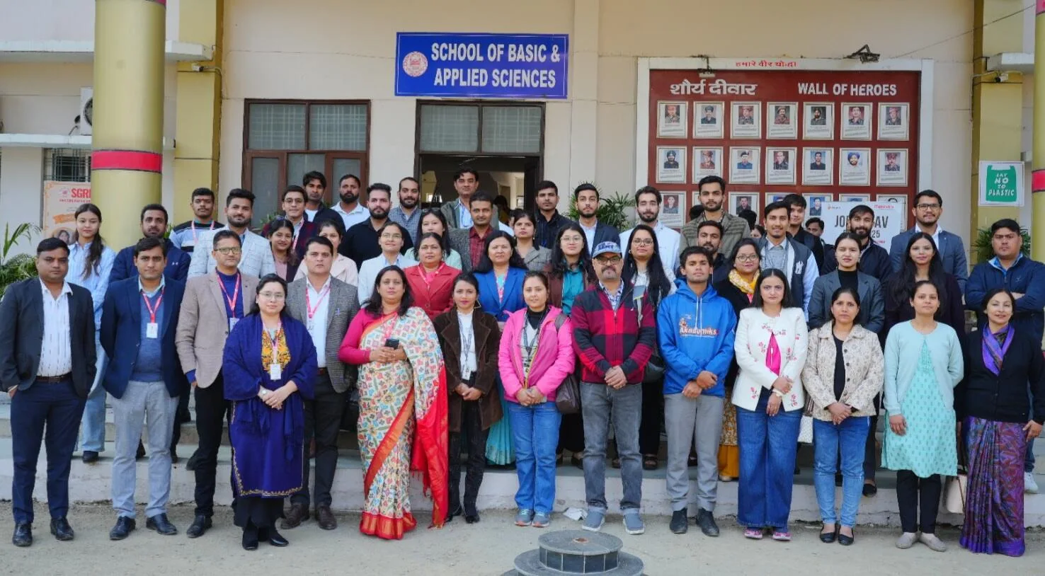 एसजीआरआरयू जाॅब उत्सव में छात्र-छात्राओं को मिले लाखों के जाॅब ऑफर