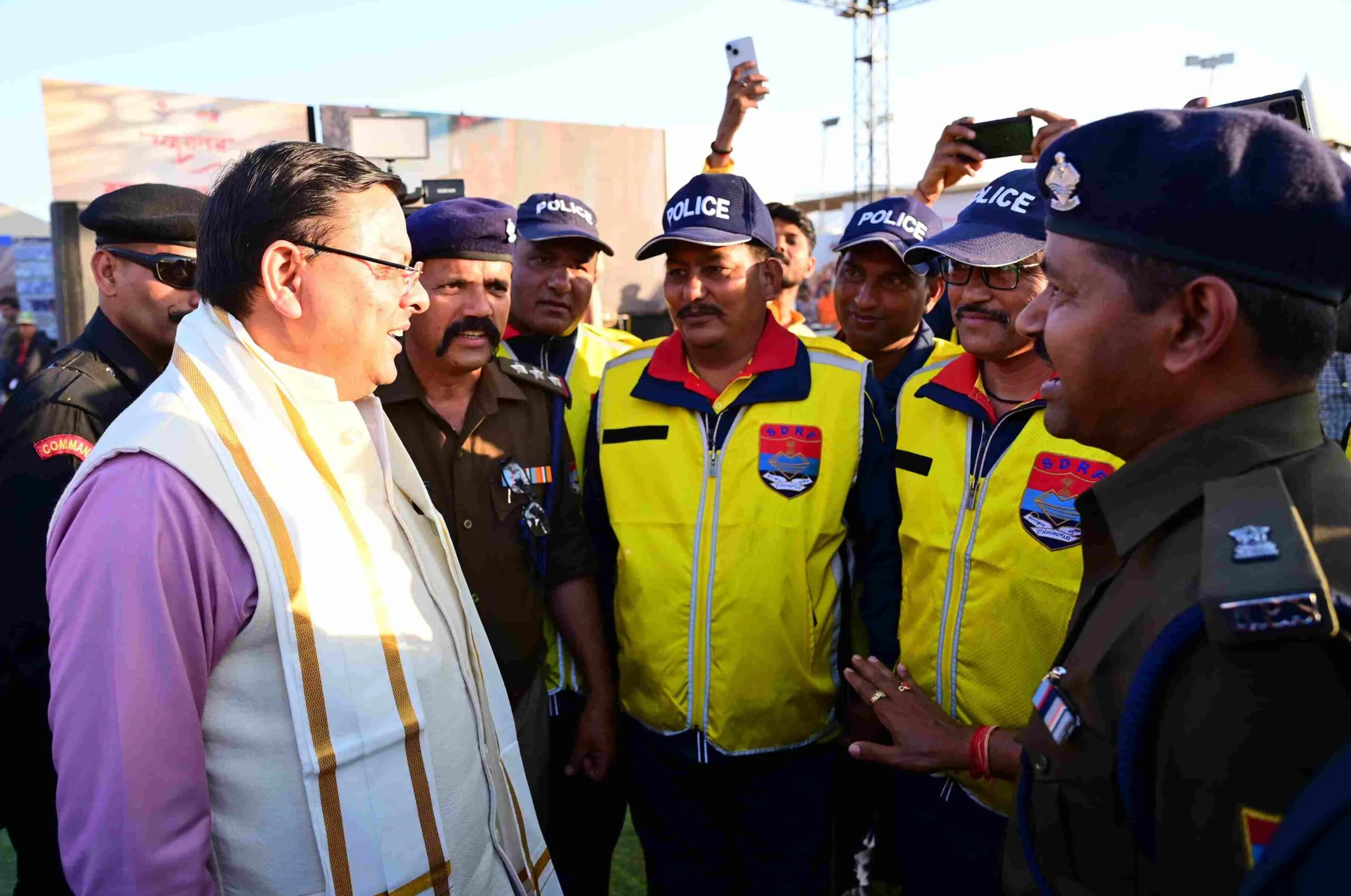 प्रयागराज पहुंचे मुख्यमंत्री धामी, महाकुंभ में बनाए गए उत्तराखण्ड मण्डपम का किया अवलोकन