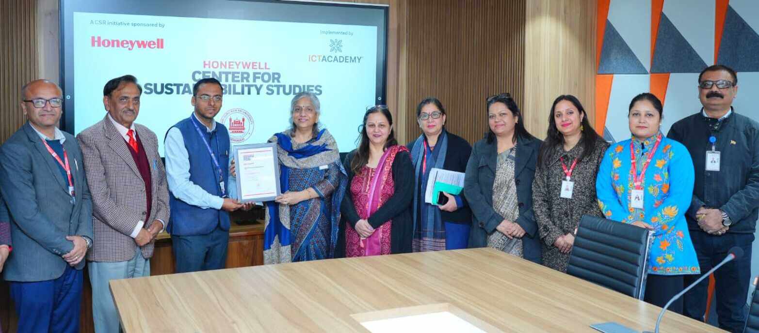 एसजीआरआर विश्वविद्यालय को मिला “सेंटर ऑफ एक्सीलेंस” अवार्ड