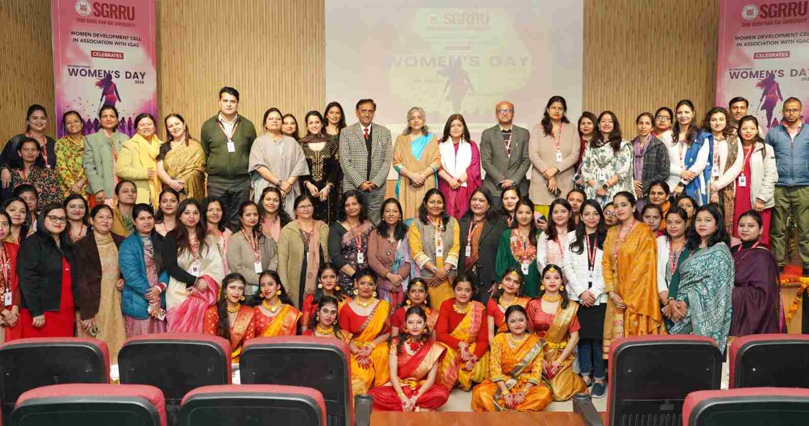 एसजीआरआरयू में मातृशक्ति की मेहनत, संघर्ष और समर्पण को प्रणाम