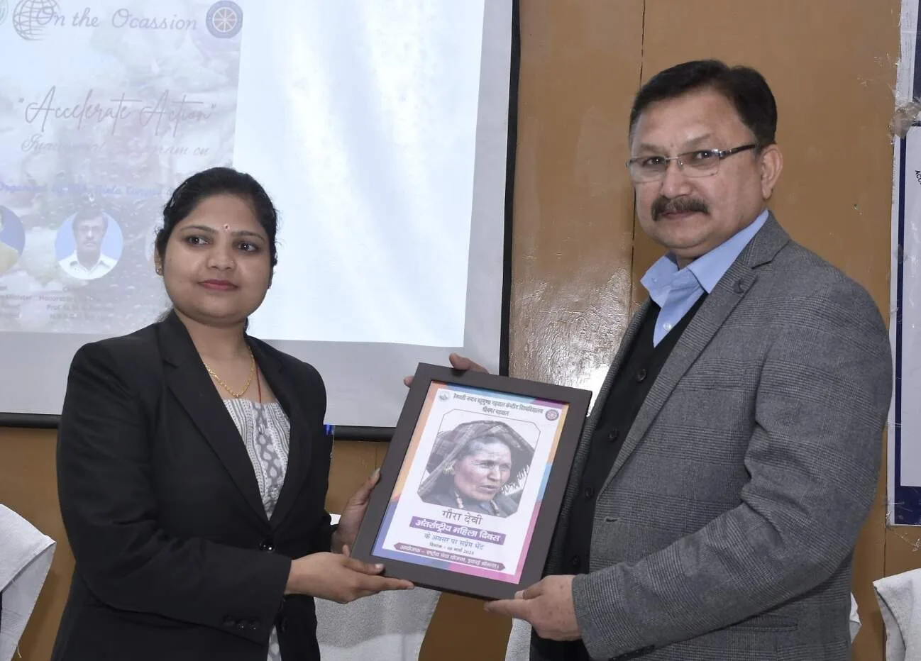 अंतरराष्ट्रीय महिला दिवस पर सिविल जज अल्का ने लोक अदालत और महिला स्वतंत्रता पर दिया व्याख्यान