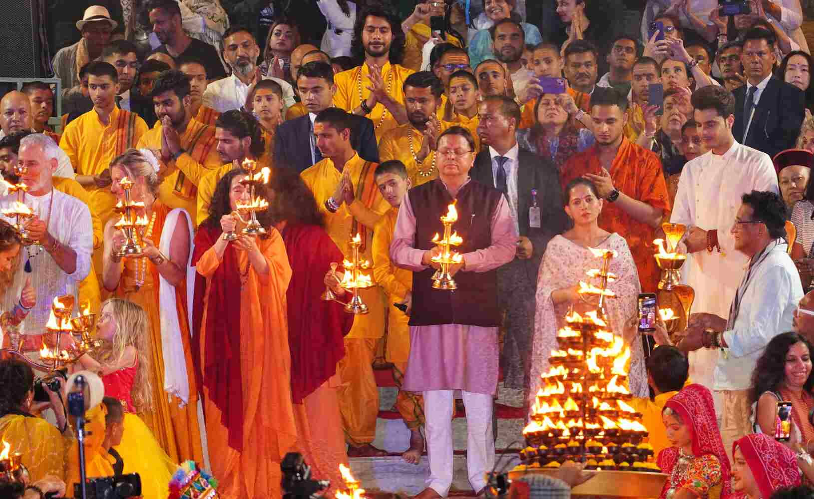 मुख्यमंत्री धामी ने ऋषिकेश में अंतर्राष्ट्रीय योग महोत्सव का किया शुभारंभ