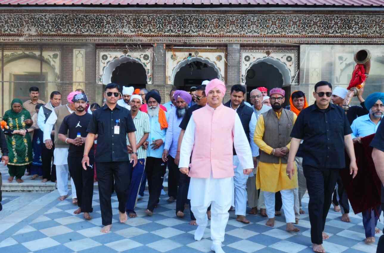 श्री झण्डे जी मेले की भव्यता बढ़ाने पंजाब से पहुंची पैदल संगत
