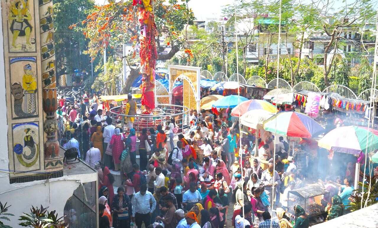 श्री झण्डे जी पर दर्शन मनौतियों के लिए अब लगा दूनवासियों का तांता
