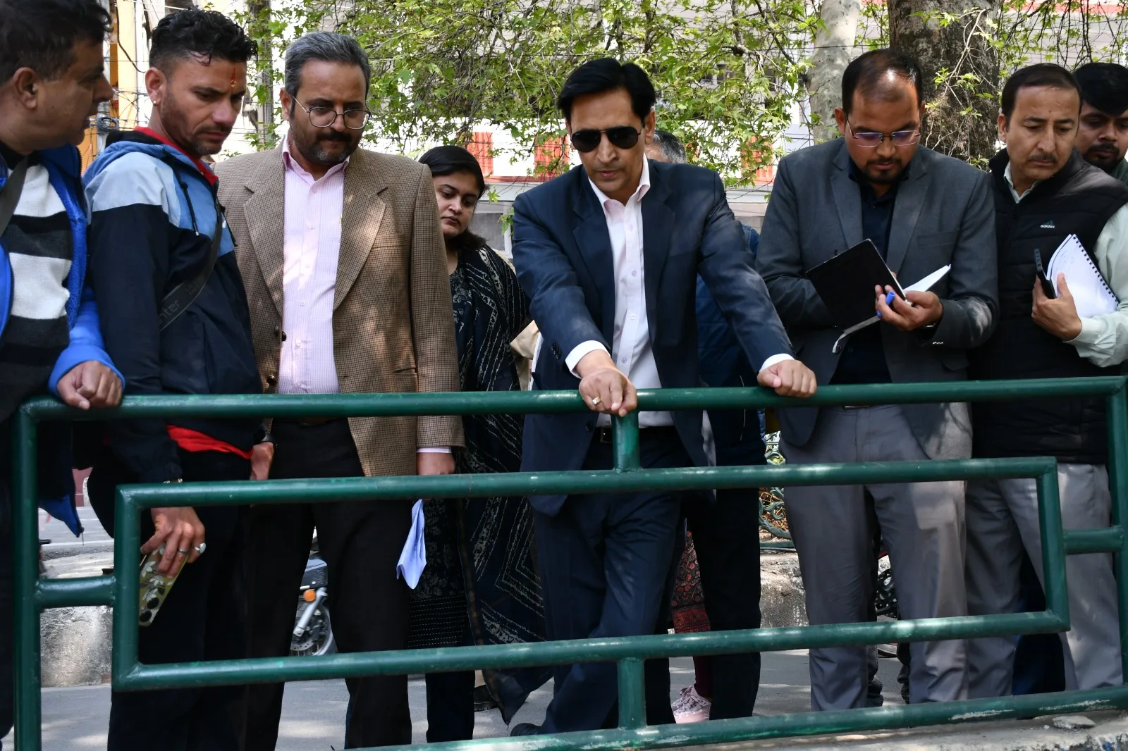 आयुक्त दीपक रावत ने किया नैनीताल में विकास कार्यों का निरीक्षण, दिए कड़े निर्देश