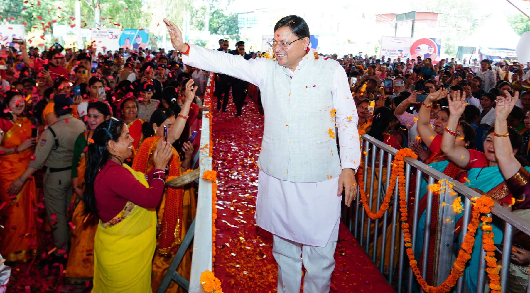 तीन साल के जश्न से निकलीं रोजगार की तीन गारंटी