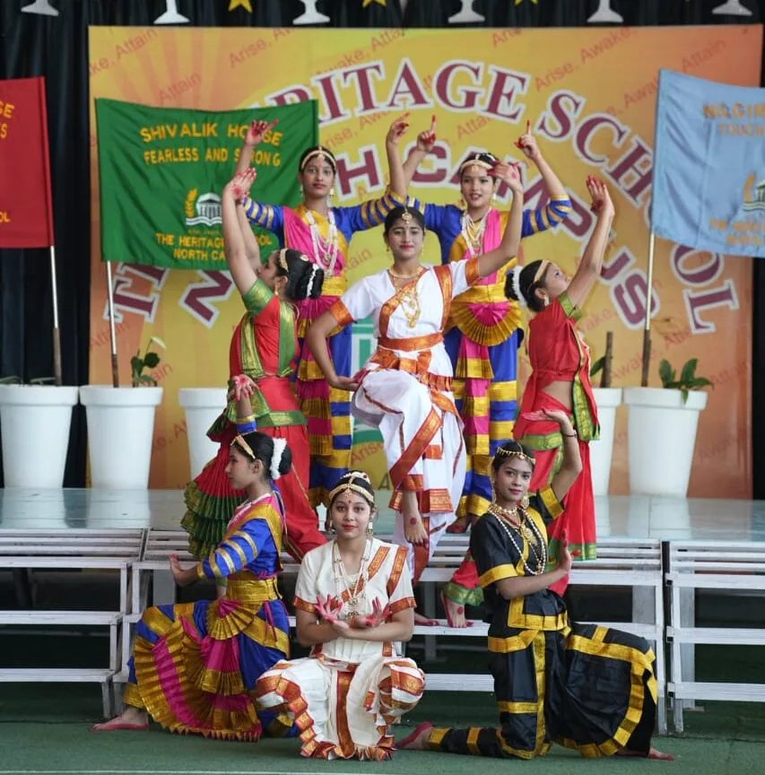 धूमधाम से मनाया अलंकरण एवं स्कॉलर्स विद्यार्थी सम्मान दिवस