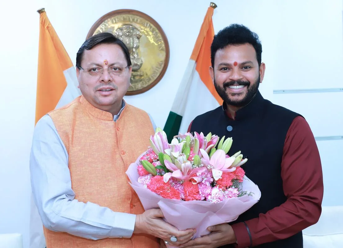 केन्द्रीय नागरिक उड्डयन मंत्री से मिले सीएम धामी, चिन्यालीसौड़ और गौचर से हवाई सेवा शुरू करने का आग्रह