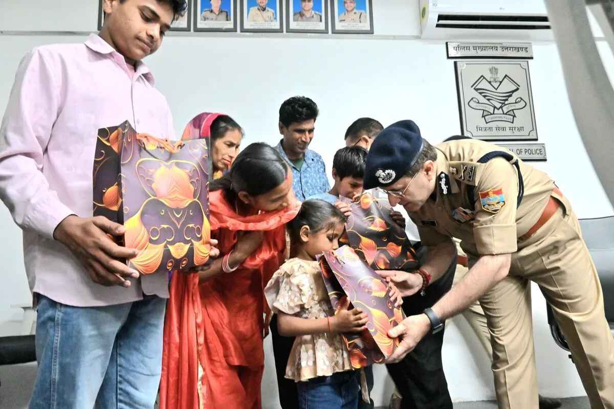 उत्तराखण्ड पुलिस के “ऑपरेशन स्माइल” से लौटी 2509 परिवारों की मुस्कान, परिजनों ने की सराहना