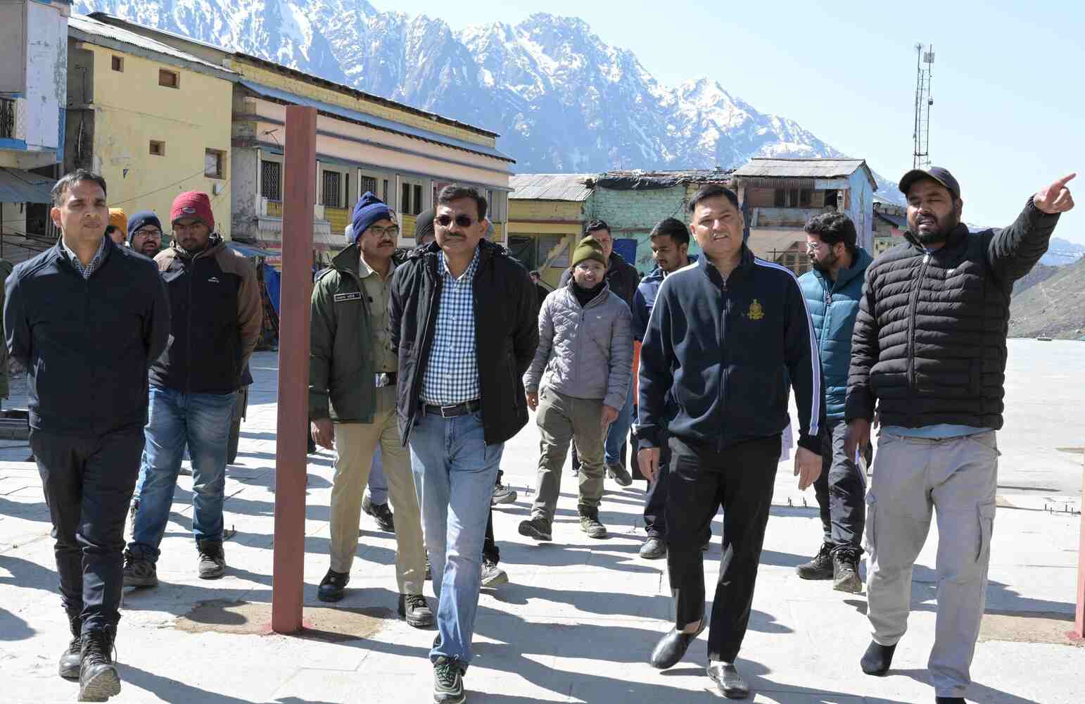 केदारनाथ धाम पहुंचे मुख्य सचिव, चारधाम यात्रा की तैयारियां और व्यवस्थाएं परखीं