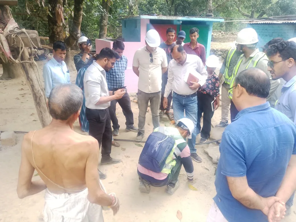 खेतीखान तोक में मकानों में आई दरारें, डीएम ने दिए जांच के निर्देश