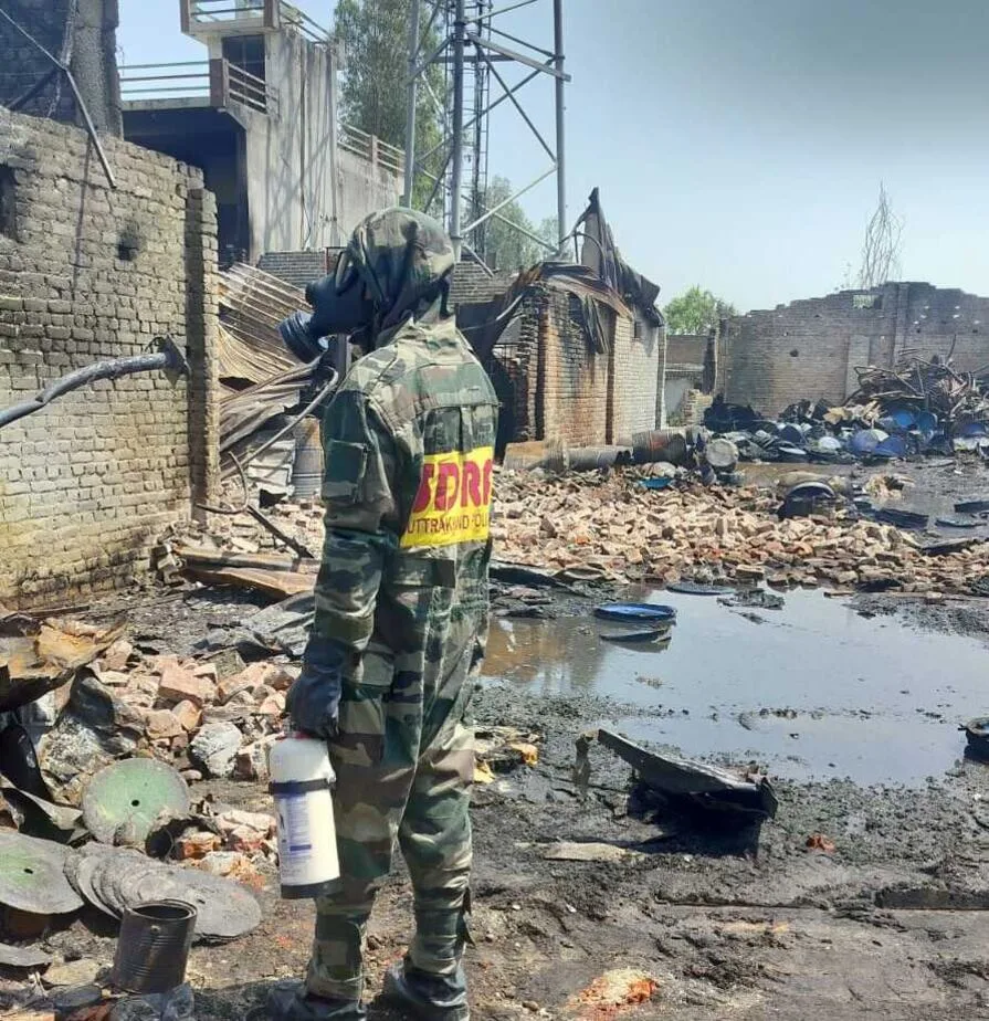 घंटों की मशक्कत के बाद कैमिकल फैक्ट्री में आग पर काबू, फैक्ट्री मालिक समेत दो की मौत
