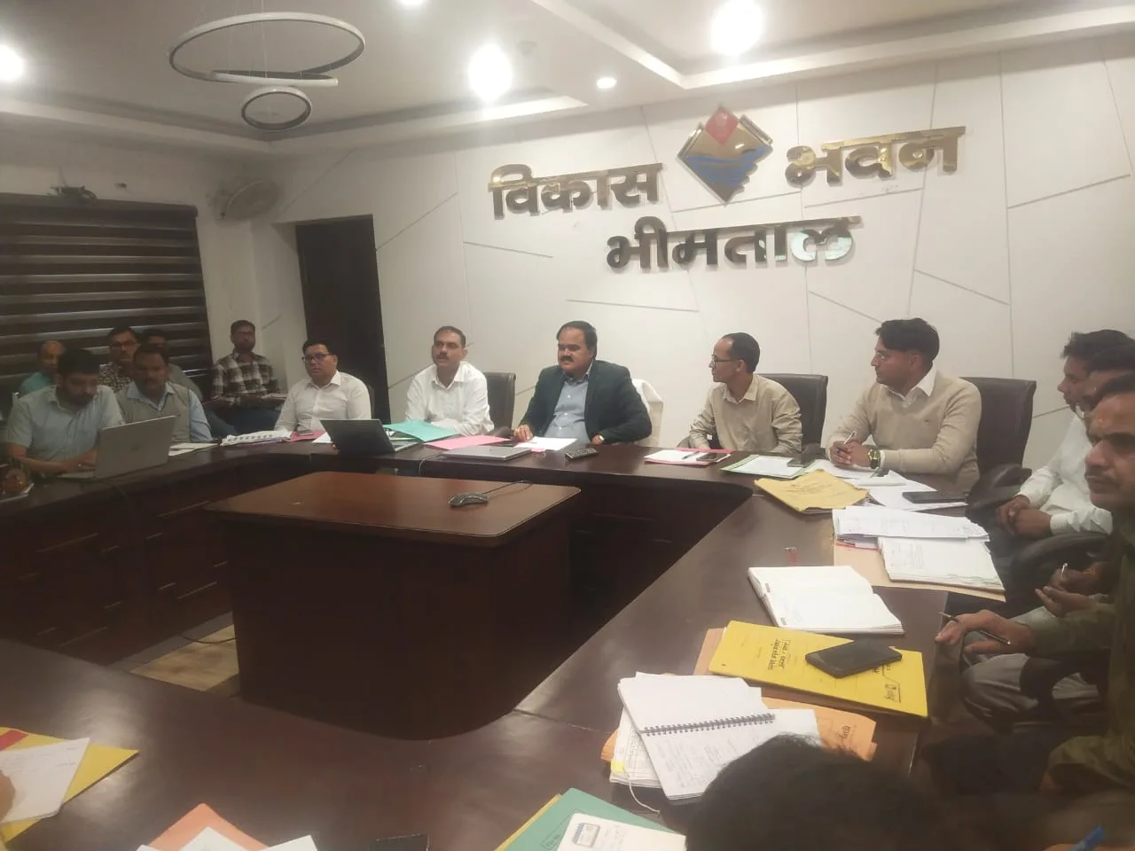 जल संरक्षण को लेकर CDO ने SARRA की बैठक ली, भू-जल रिचार्ज पर हुआ मंथन