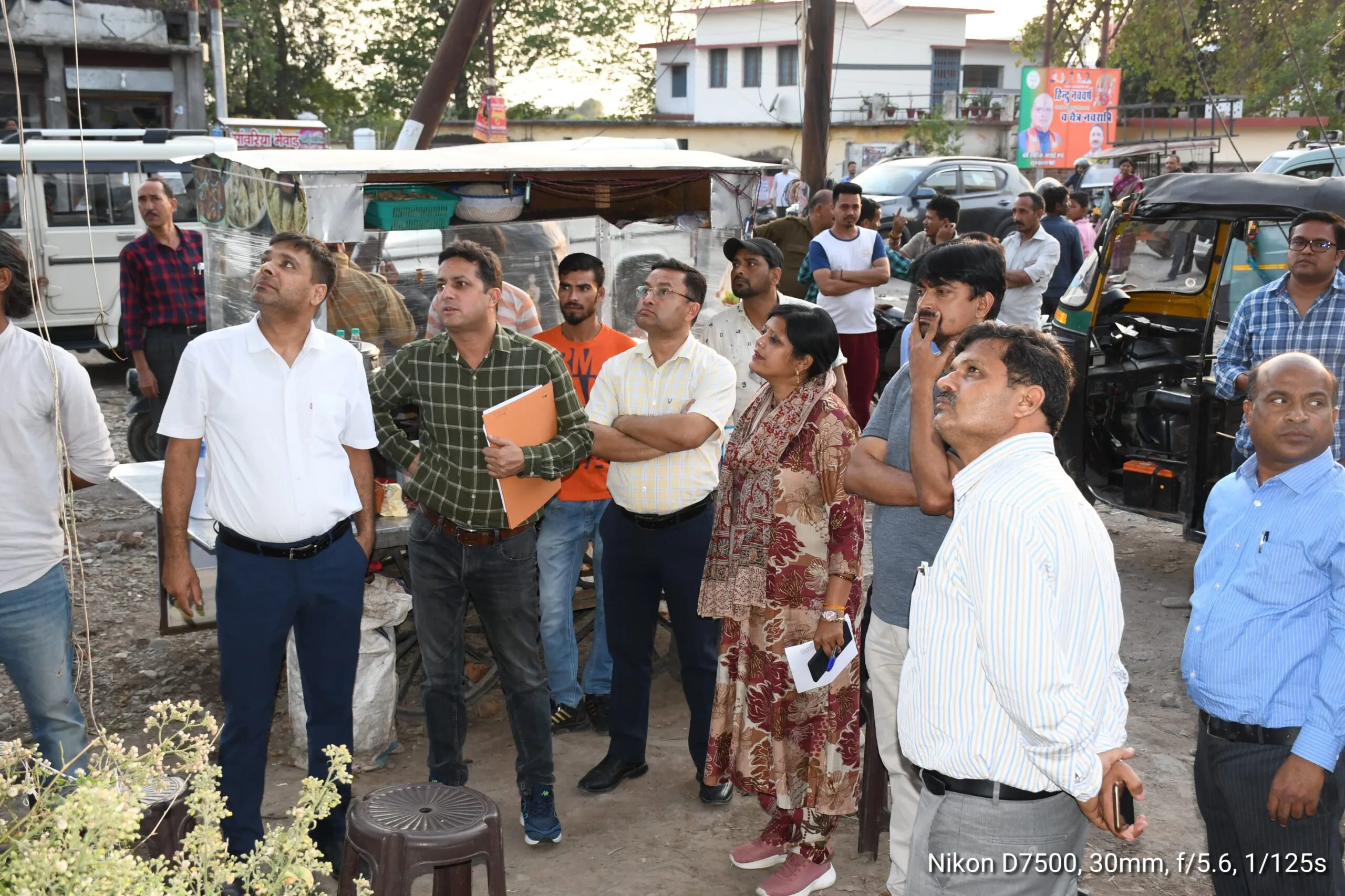 लामाचौड़ व कठघरिया में चला अतिक्रमण हटाओ अभियान