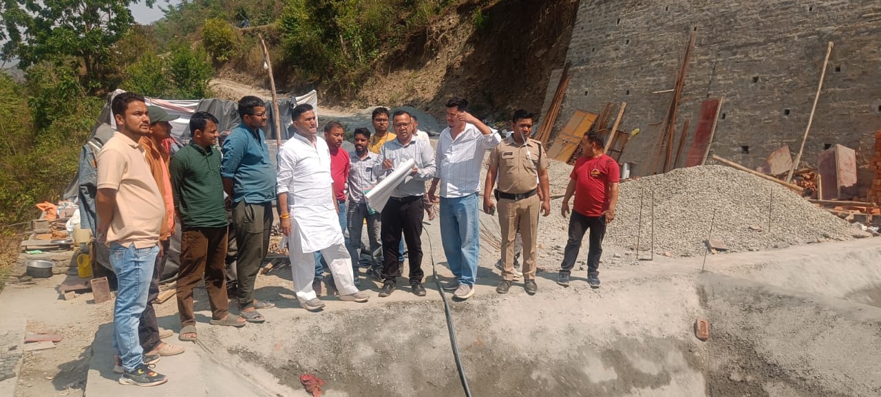 विधायक कैड़ा ने किया गौला-कालाआगरा पंपिंग योजना का निरीक्षण