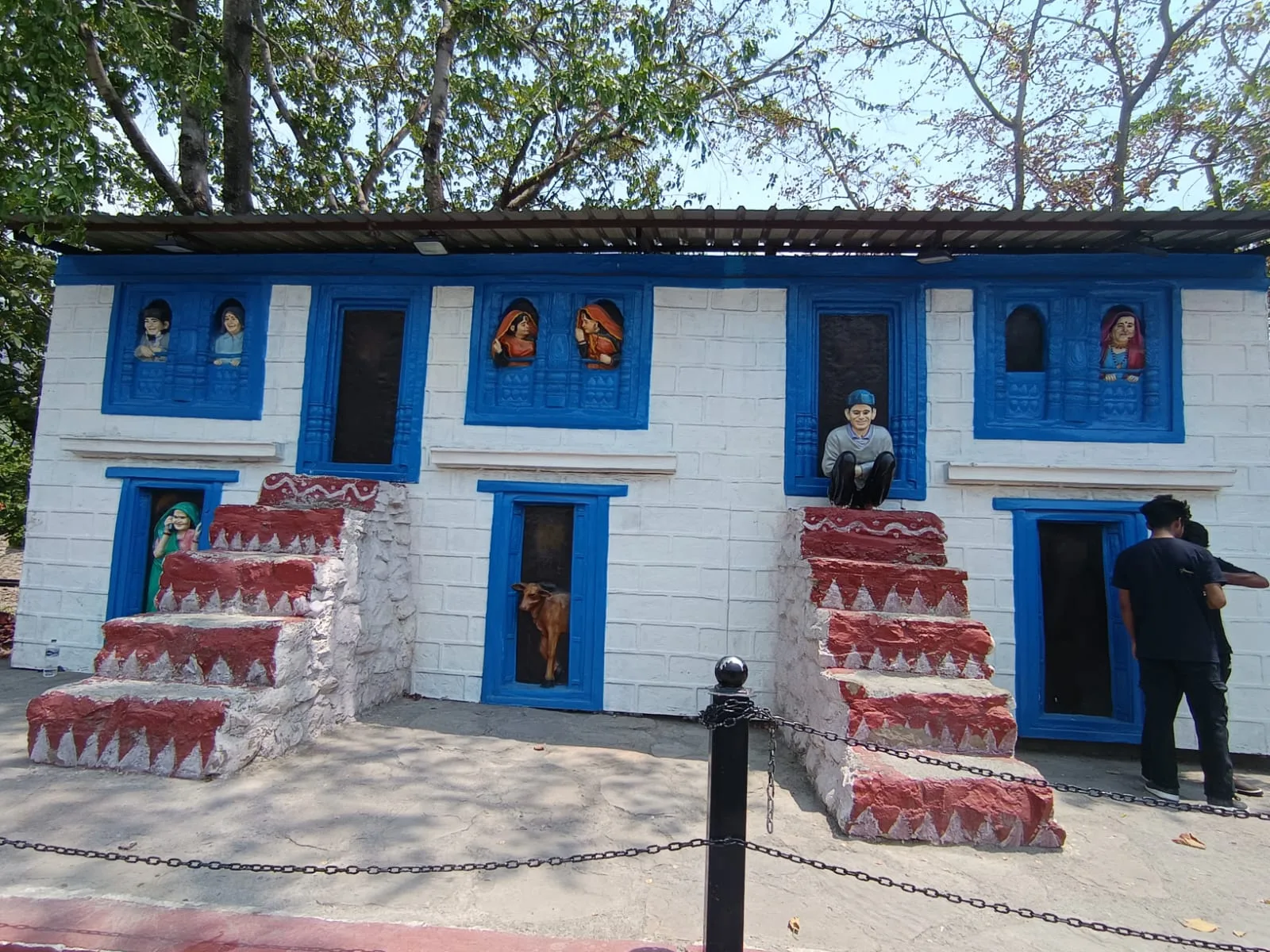 सड़क चौड़ीकरण और सौंदर्यीकरण की दिशा में मुख्यमंत्री का बड़ा कदम