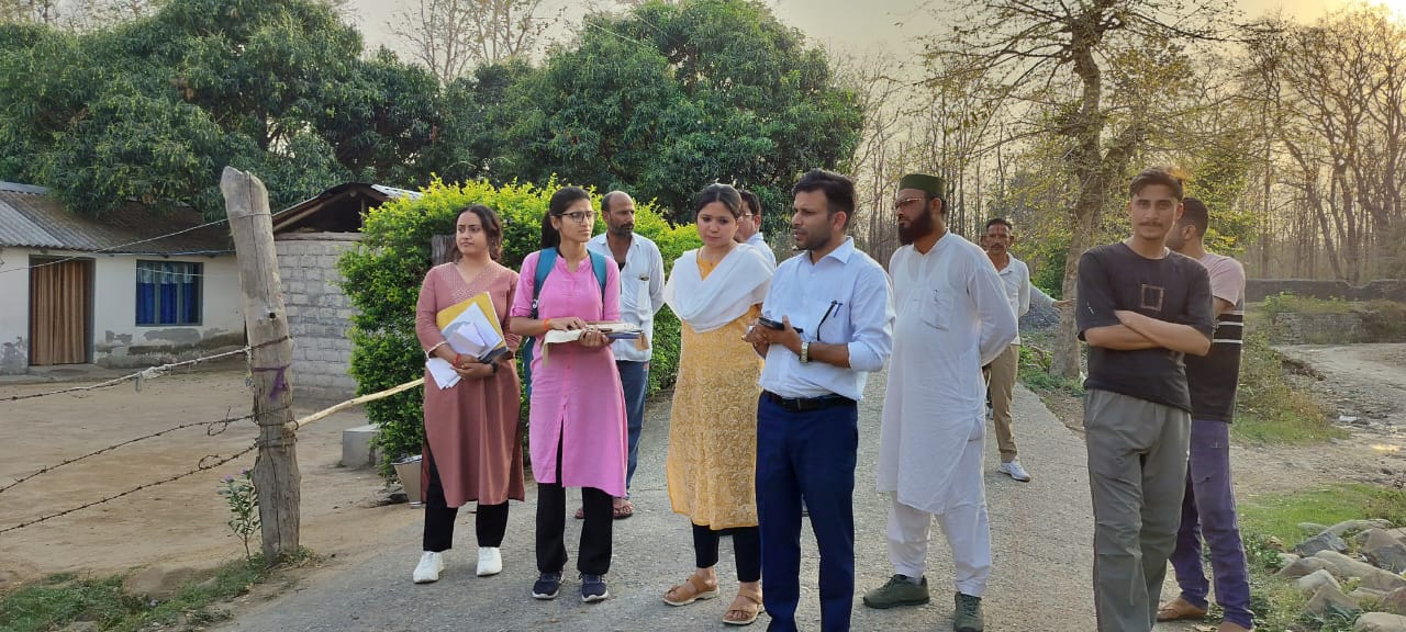 सरकारी भूमि पर अतिक्रमण के खिलाफ प्रशासन सख्त, चौंसला गांव में चला निरीक्षण अभियान