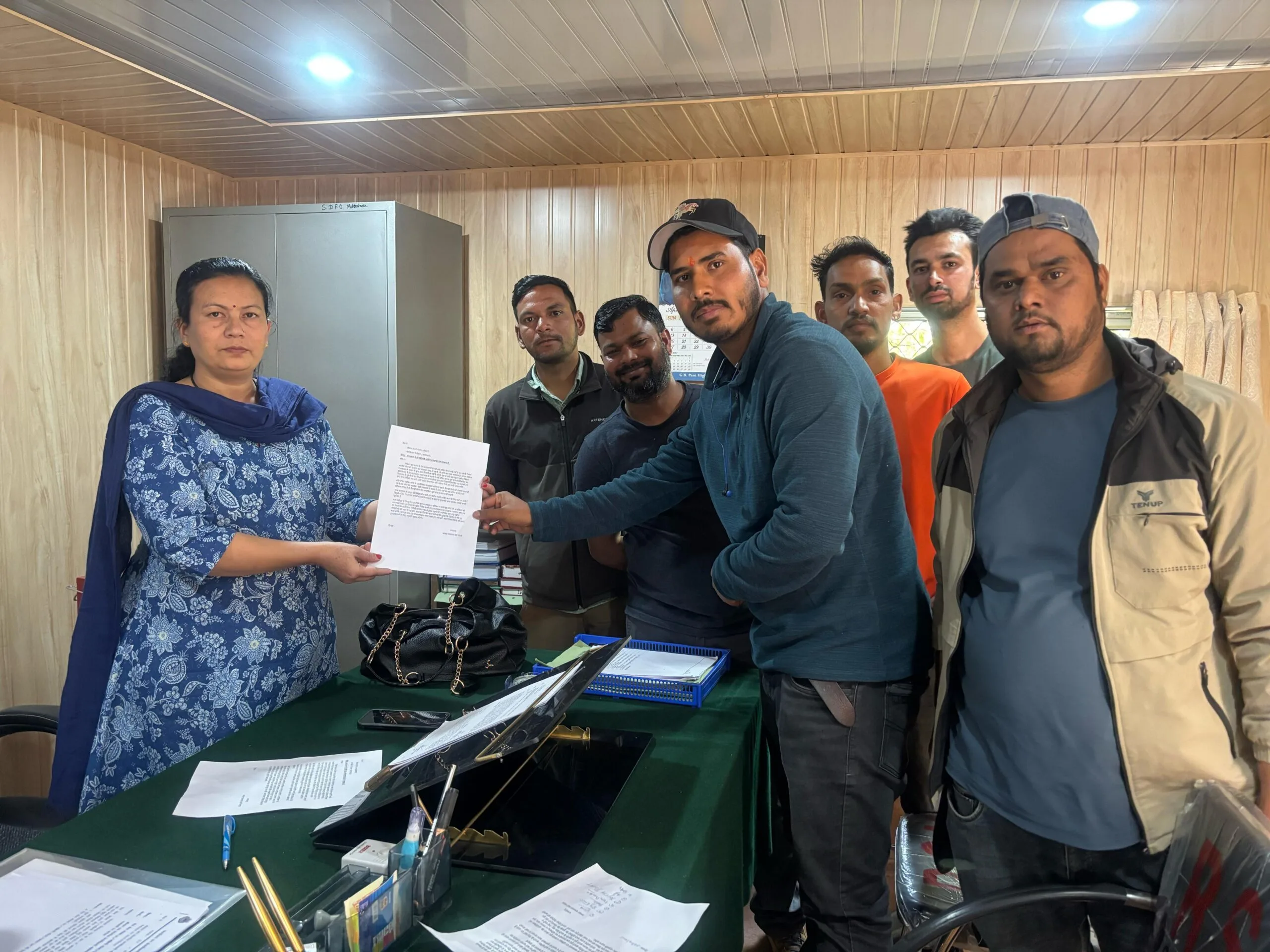 सातताल में बर्ड वॉचिंग पर रोक की अफवाह से बर्ड गाइडों में रोष, वन विभाग को सौंपा ज्ञापन