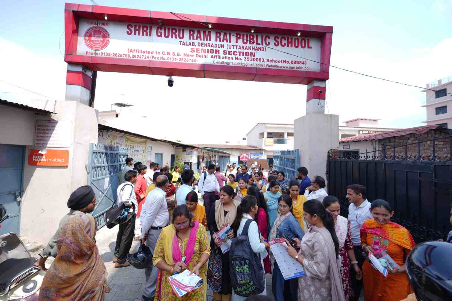 SGRR एजुकेशन मिशन की शिक्षक चयन प्रक्रिया में उत्तर भारत के कई राज्यों से पहुंचे अभ्यर्थी