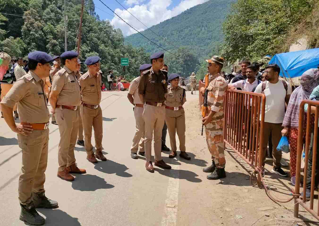 एडीजी लाॅ एण्ड आर्डर वी. मुरुगेशन ने श्री केदारनाथ धाम पहुंचकर सुरक्षा व्यवस्था की समीक्षा की