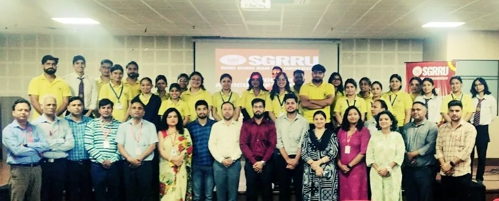 श्री गुरु राम राय विश्वविद्यालय में एलुमनी मीट में पूर्व छात्रों का भव्य स्वागत