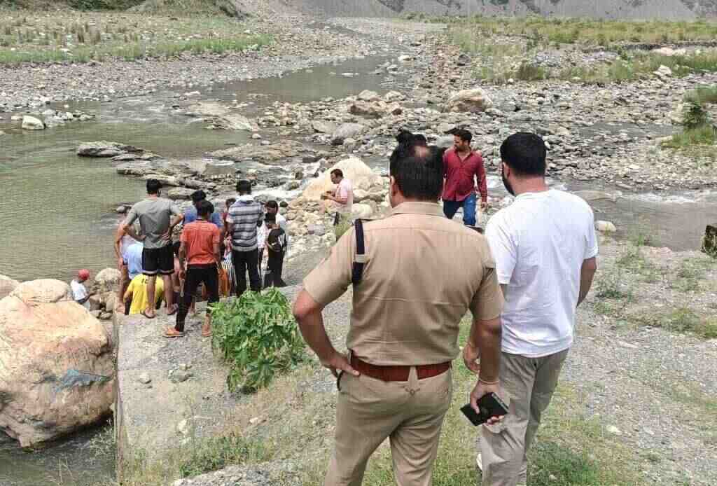 दर्दनाक: बी.टेक का छात्र यमुना नदी में डूबा