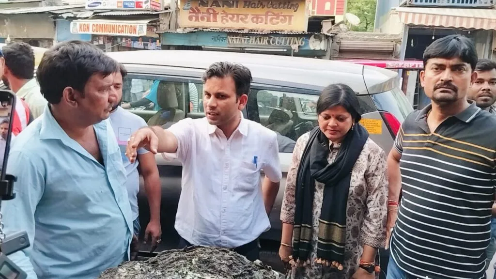 अवैध फड़-ठेलों पर चला प्रशासन का डंडा, 20 जब्त, 13 पर चालान