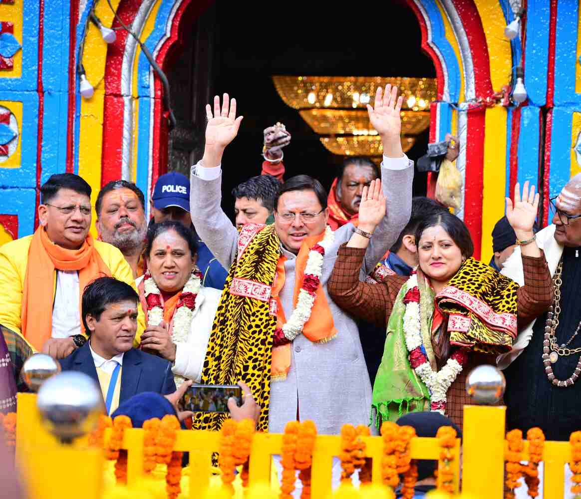 जय श्री केदार के उद्घोष के साथ ग्यारहवें ज्योर्तिलिंग श्री केदारनाथ धाम के कपाट 