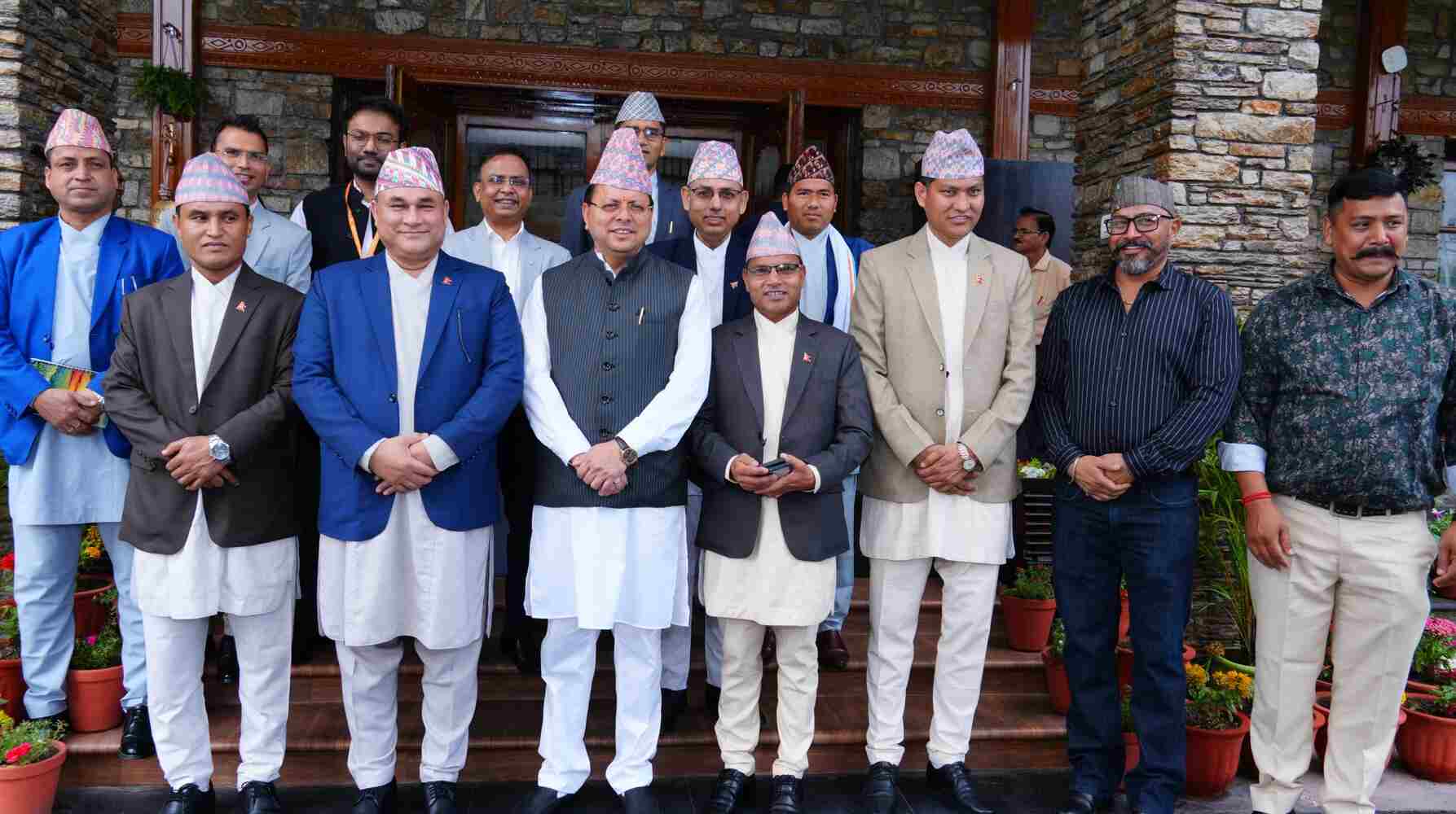 नेपाल के सुदूरपश्चिम प्रांत के मुख्यमंत्री कमल बहादुर ने सीएम धामी से की मुलाकात