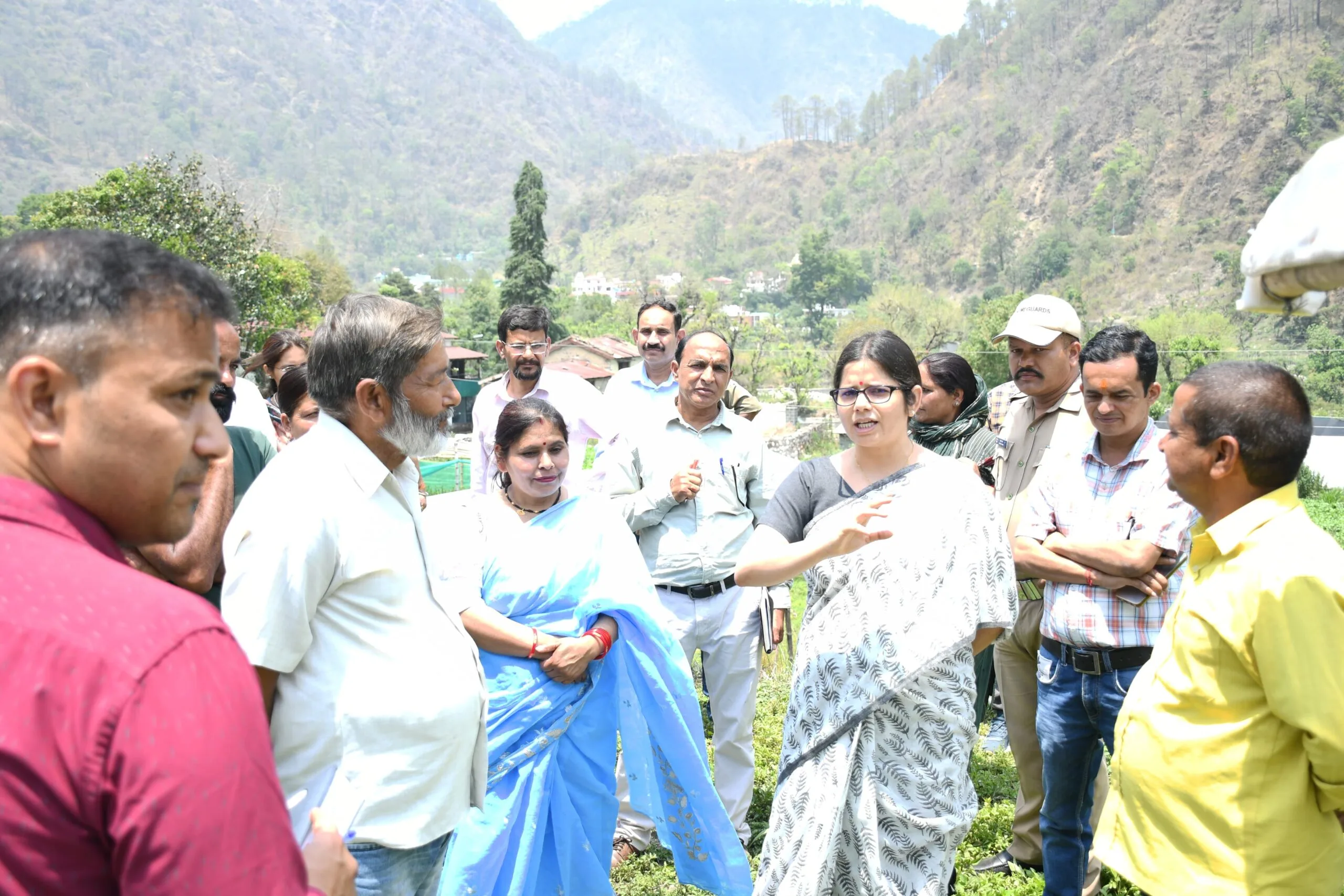 वित्त आयोग के दौरे से पहले डीएम ने लिया तैयारियों का जायजा