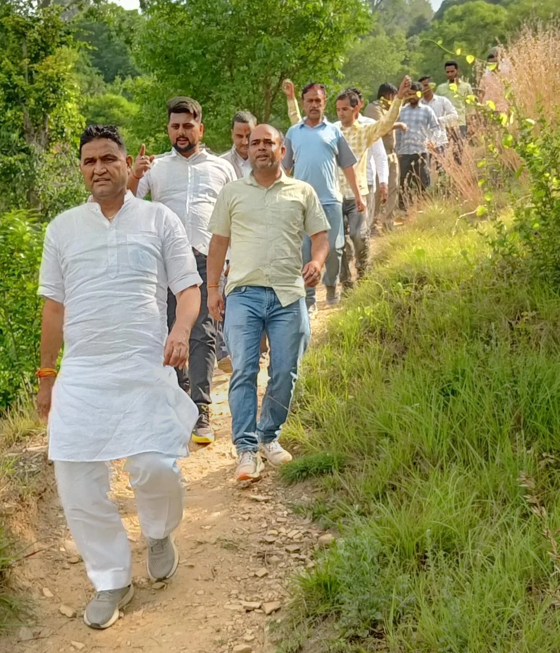 विधायक कैड़ा ने किया रामगढ़ ब्लॉक का दौरा, सुनीं ग्रामीणों की समस्याएं