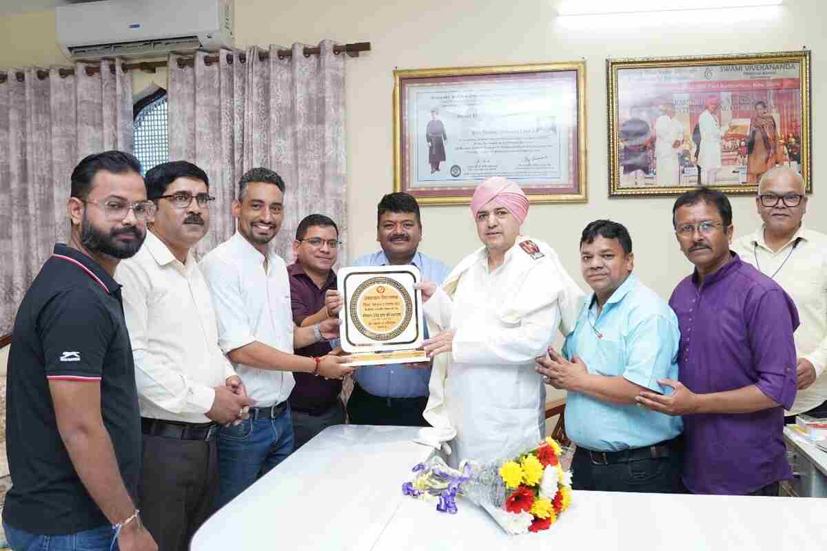 उत्तरांचल प्रेस क्लब प्रतिनिधिमण्डल ने श्री दरबार साहिब में टेका मत्था