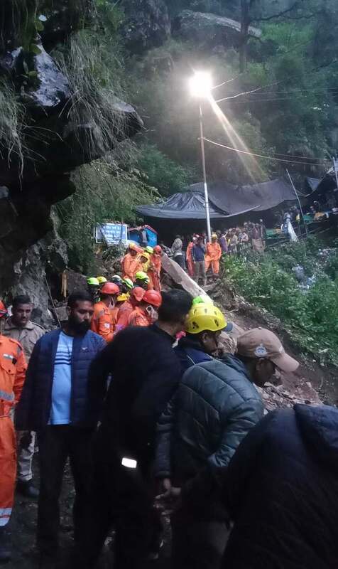 अपडेट: यमुनोत्री धाम पैदल मार्ग पर भूस्खलन के मलबे से दो शव बरामद, रेस्क्यू जारी