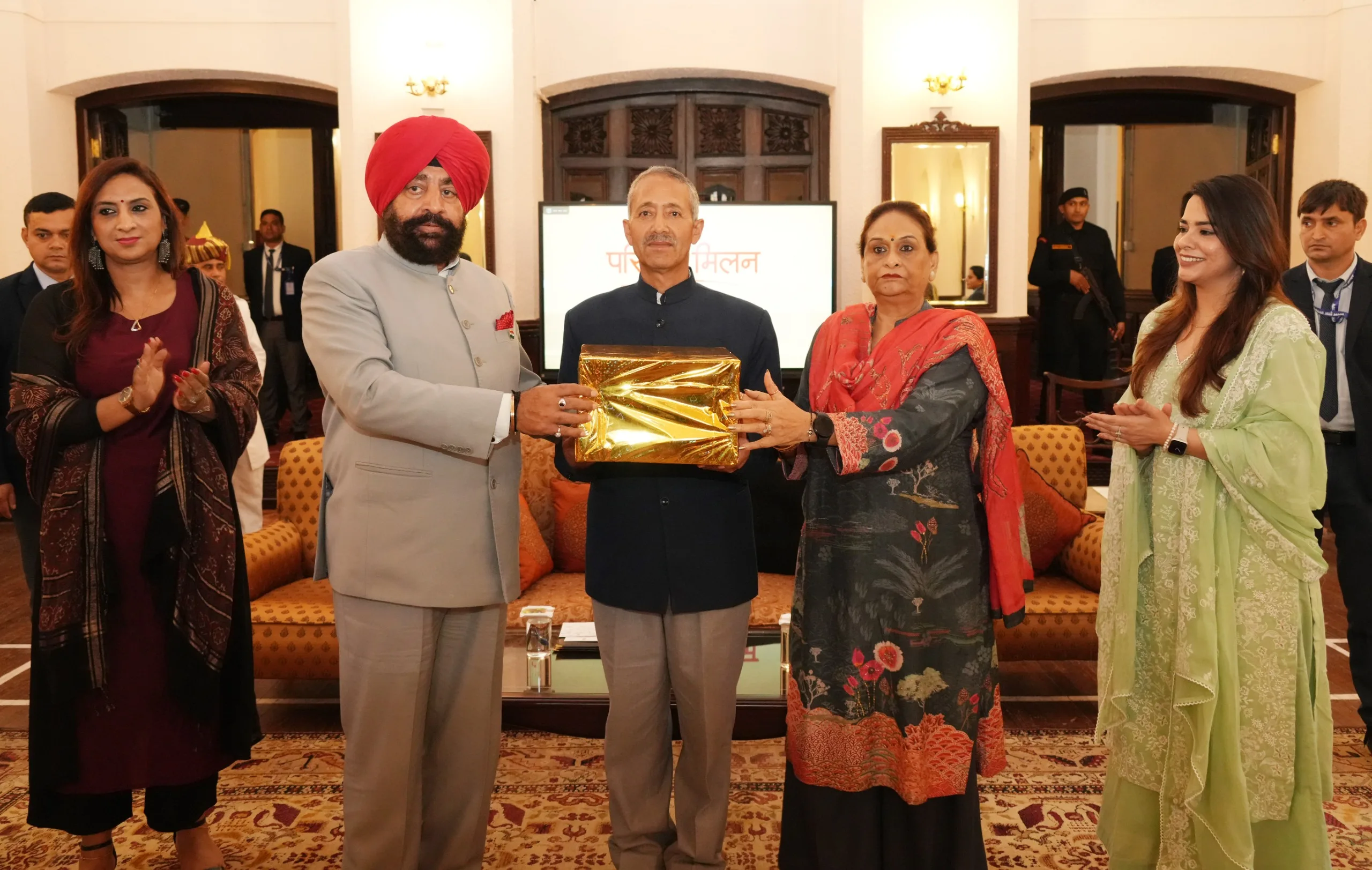 राजभवन में आयोजित हुआ परिवार मिलन कार्यक्रम