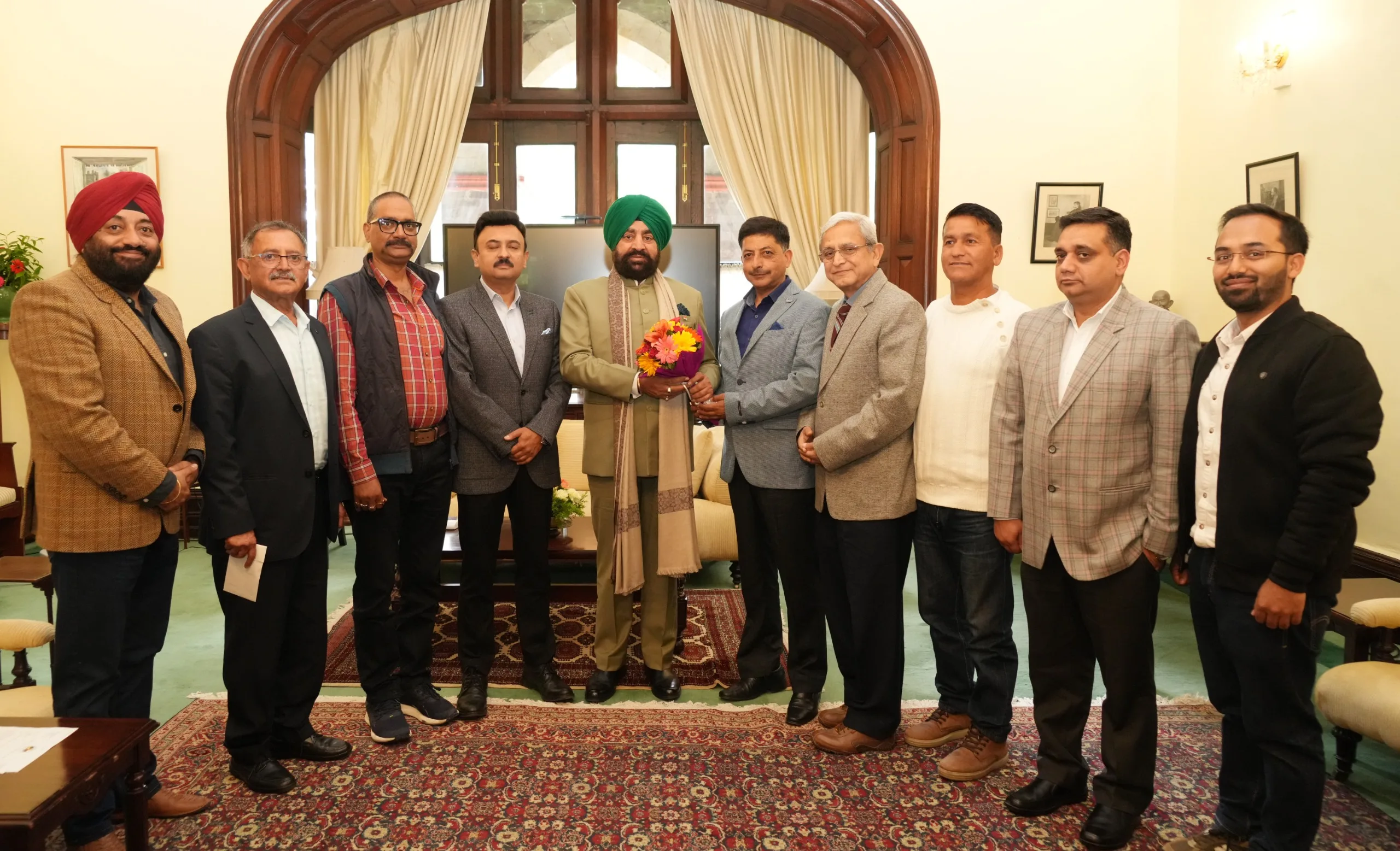 राज्यपाल ने होटल एसोसिएशन से की बैठक