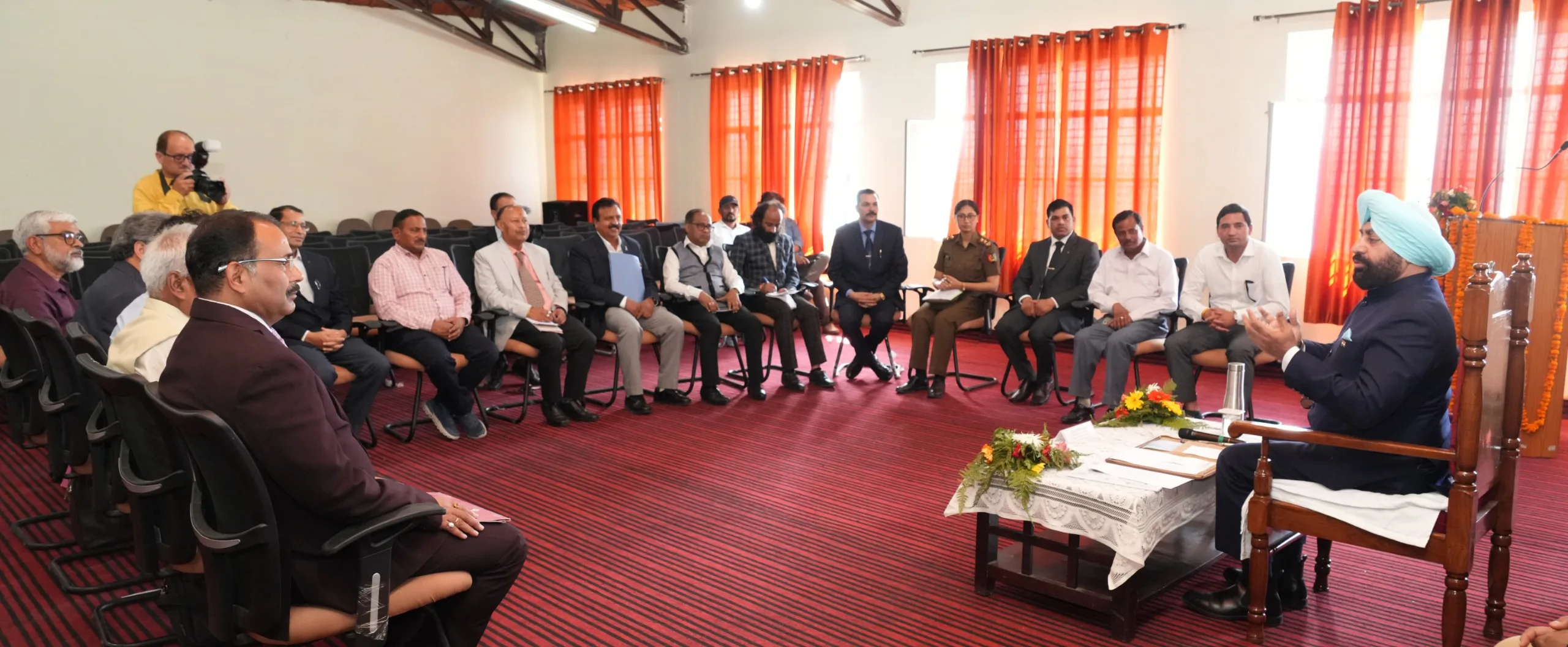 राज्यपाल पहुंचे अल्मोड़ा, दीदी की रसोई का किया शुभारंभ